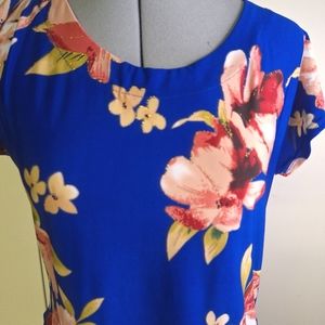 Jon & Anna Royal Blue Floral Top Size Small